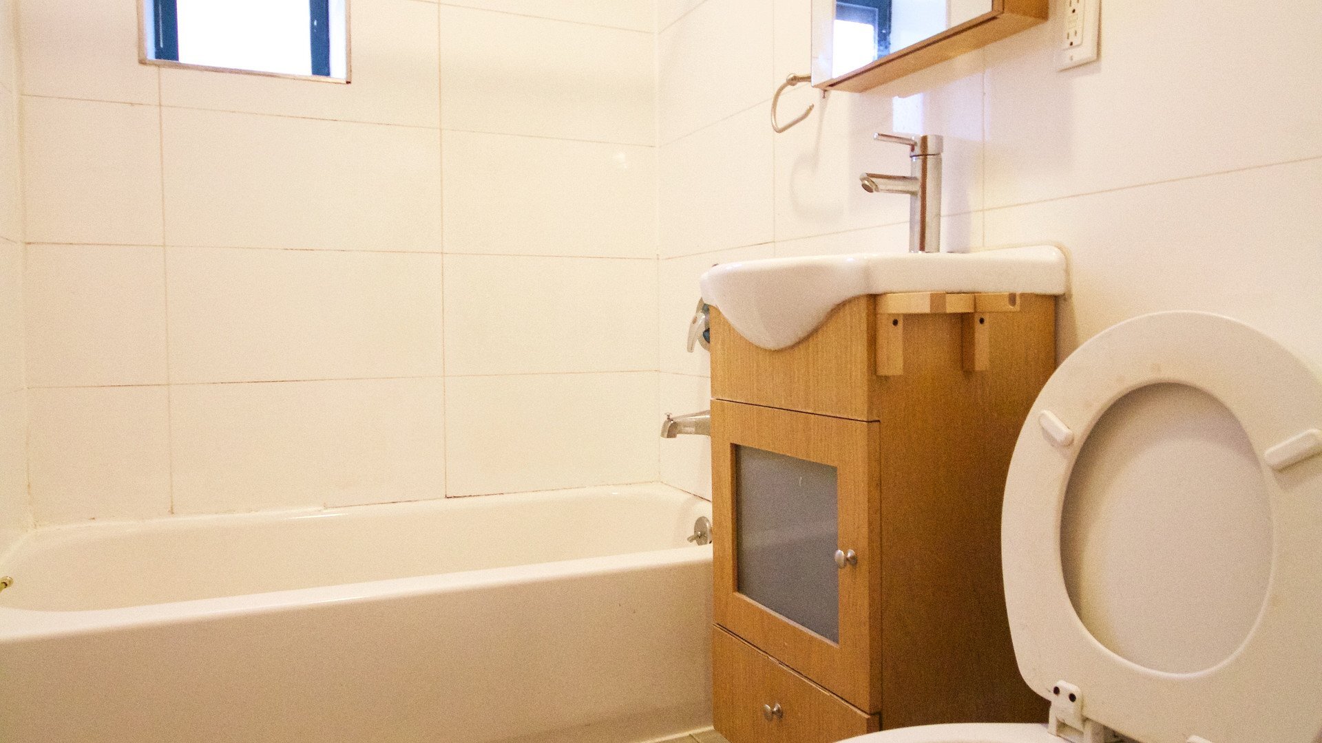 Building Photo - 891 Bergen St