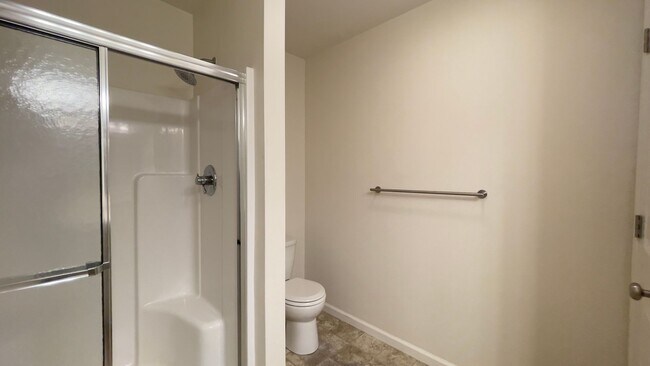 Building Photo - Hawthorne Lake…3 Bedroom 2 Bath