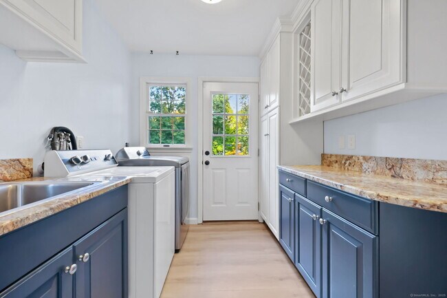 Building Photo - 35 Turner Dr