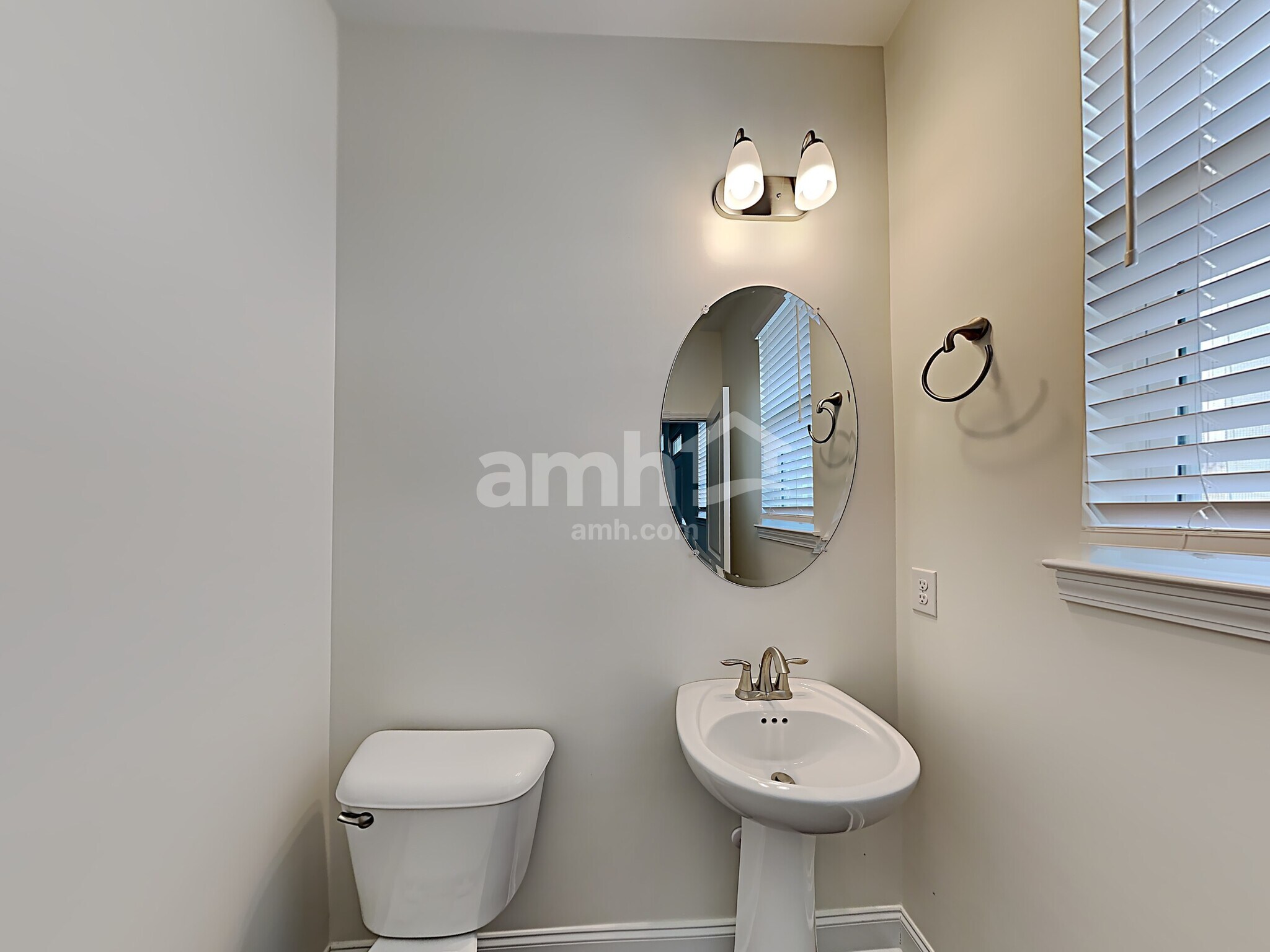 Building Photo - 406 Otter Trail