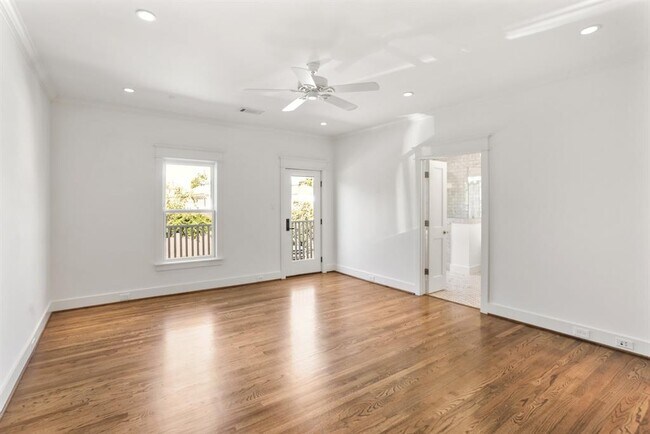 Building Photo - 1548 Cortlandt St