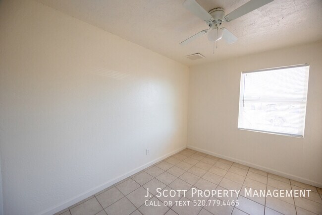 Building Photo - 6134 W Cavalier Dr