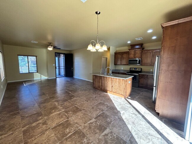 Building Photo - Beautiful Southwestern-Style Home in El Rancho Encantado