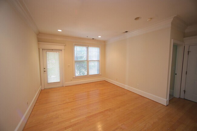 Building Photo - First Floor Condo in Atlantic Place