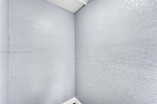 Building Photo - 2360 NW 6th Ct