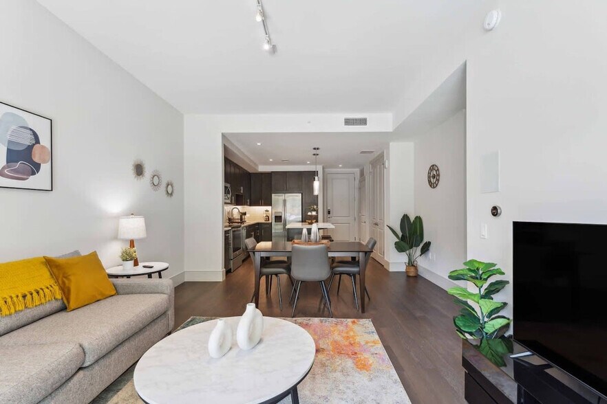 Building Photo - 9845 N Central Expy