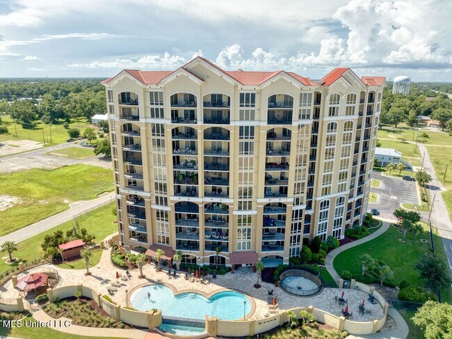 Building Photo - 1200 Beach Dr