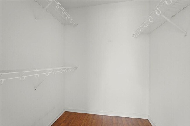 Building Photo - Spacious 3-Bedroom Townhouse in Prime Savannah Location, Move-in Special: FREE RENT for December!!