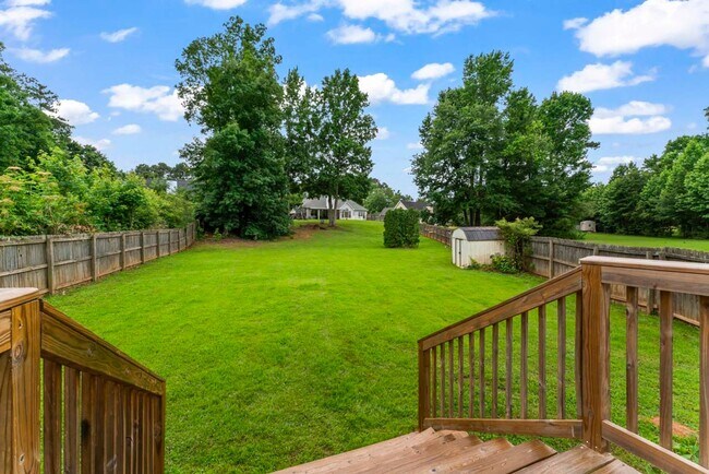Building Photo - 3 Bedrooms 2 baths in McDonough on 1 acre waterfront backyard with private dock.