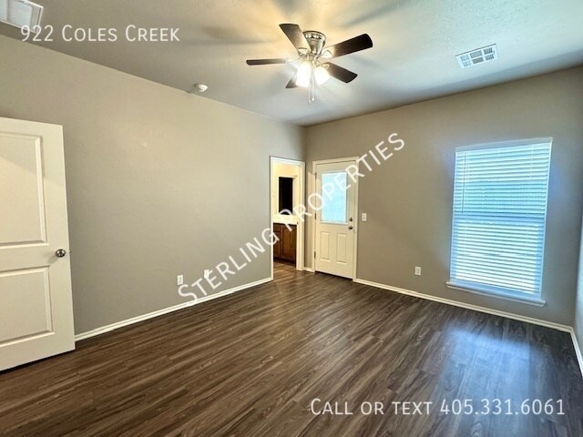 Building Photo - 922 Coles Creek
