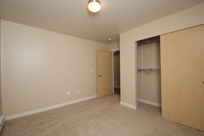 Building Photo - 4902 Aurora Ave N