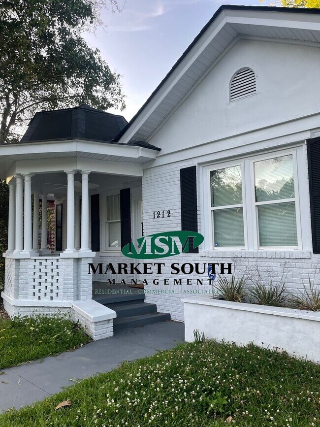 Building Photo - BEAUTIFUL HOME- AVAILABLE JULY 15