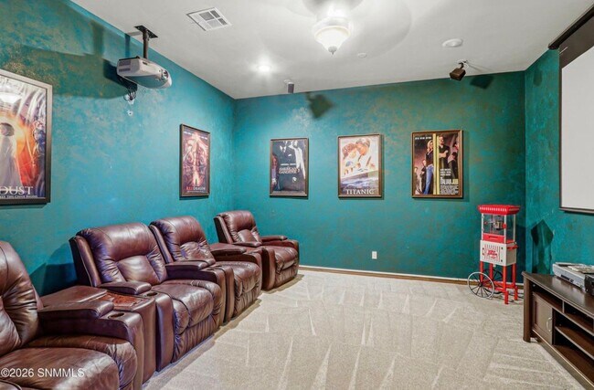 Building Photo - 810 Banna Ct