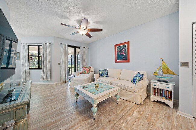 Building Photo - 401 Sea Oats Dr