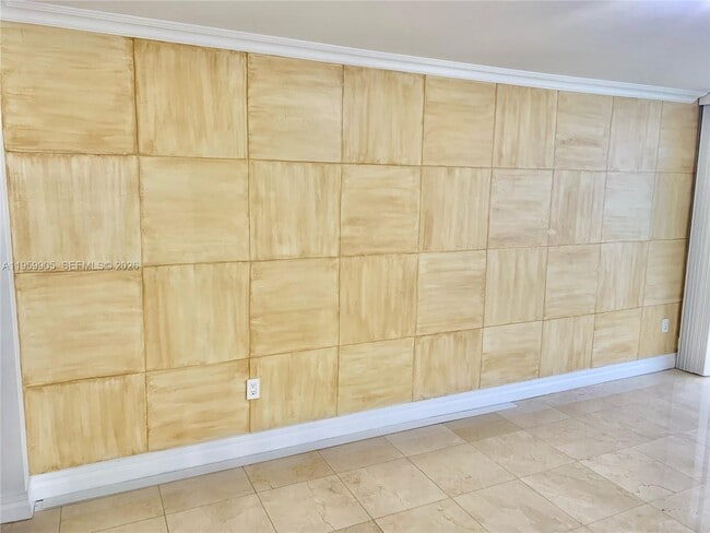 Building Photo - 555 NE 15th St