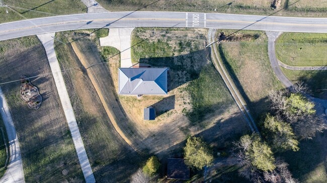 Building Photo - 313 Arrowood St SE