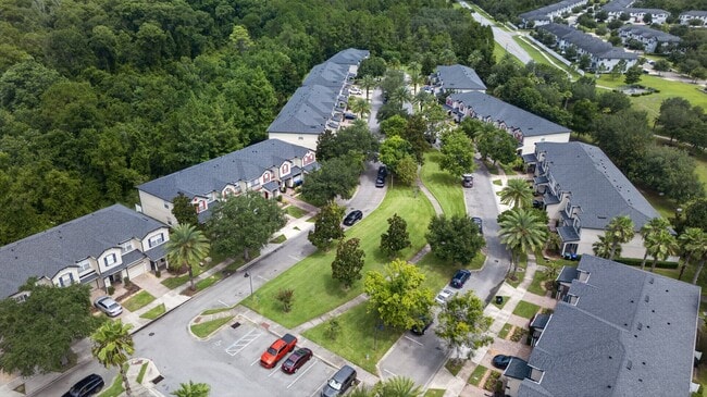 Building Photo - 10411 Park Commons Dr