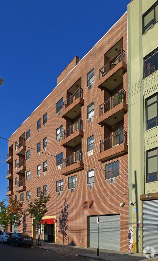 Alma East 3714 32nd St Astoria NY 11101 Apartment Finder