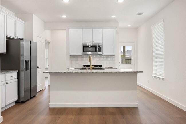 Building Photo - 31411 Horseshoe Meadow Bend Ln