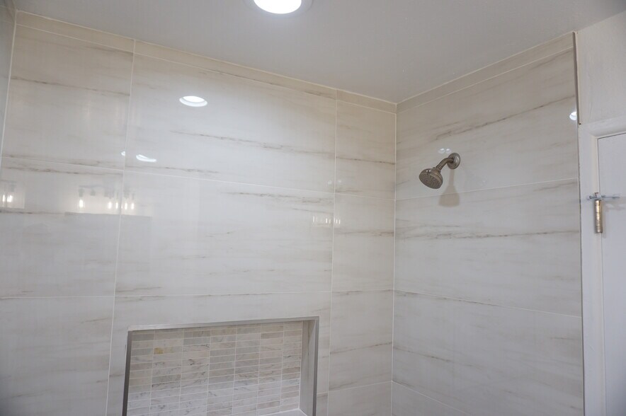 Building Photo - 3948 Pennsylvania Ave