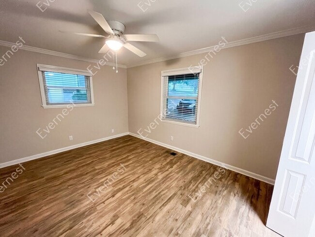Building Photo - 28 Wells Ln