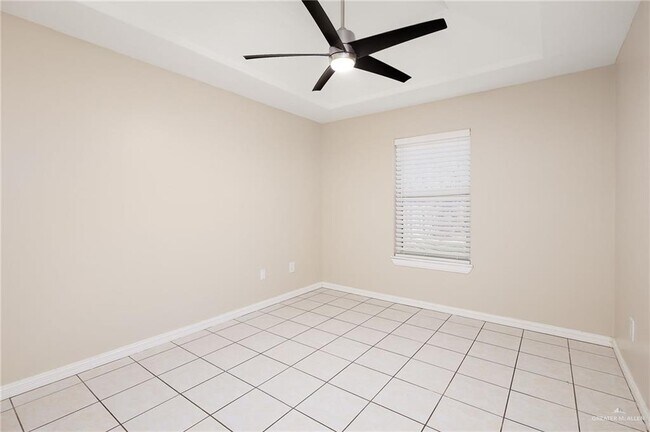 Building Photo - 17 N Popotillo Ave