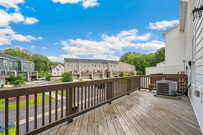 Building Photo - 121 Callowhill Ln