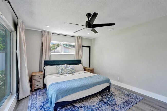 Building Photo - 6411 SW 6th St