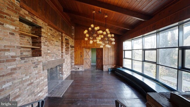 Building Photo - 53 Iron Bridge Rd