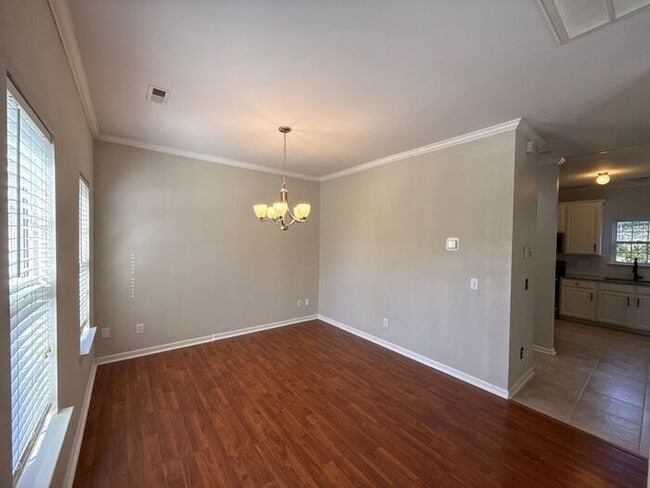 Building Photo - Southampton