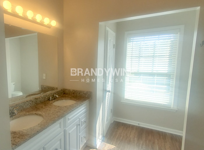 Building Photo - 2801 Driftwood Ct