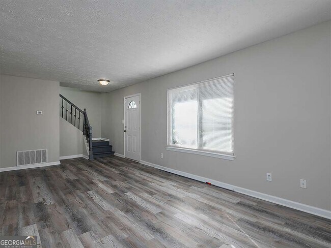 Building Photo - 3874 Mulkey Cir SW