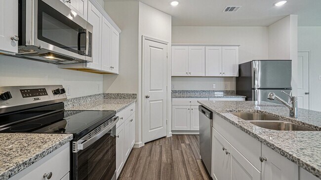 Building Photo - 6088 Mojave Dr