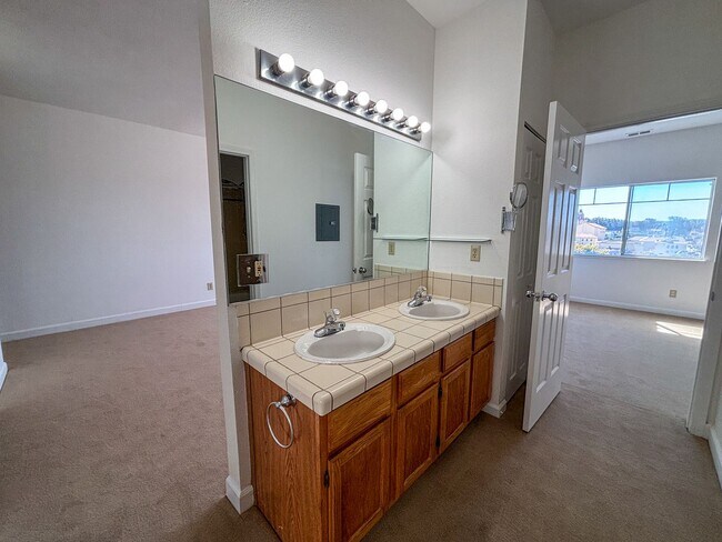 Building Photo - 749-749 Taraval St