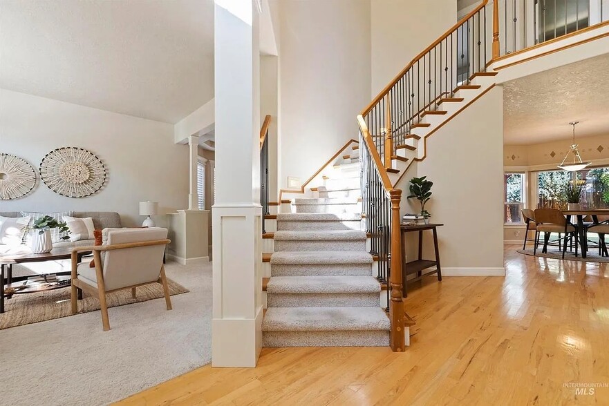 Primary Photo - 2516 E Alpomado Ct