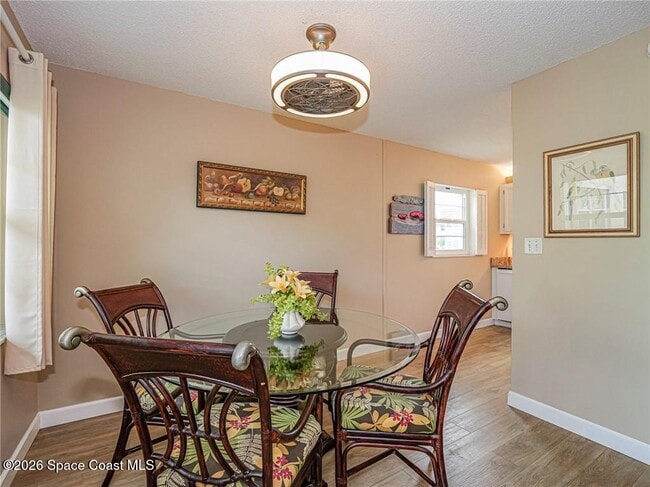 Building Photo - 11 Vista Palm Ln