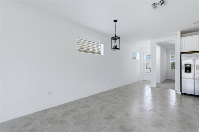 Building Photo - 8113 Sternway Rd