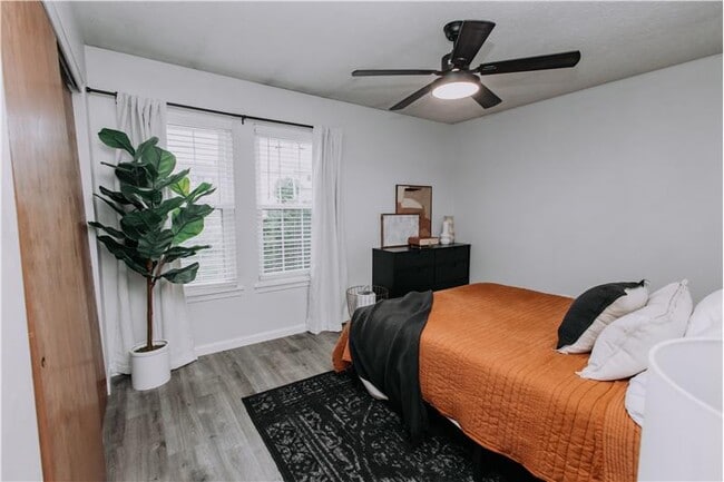 Building Photo - 1930 Independence Rd