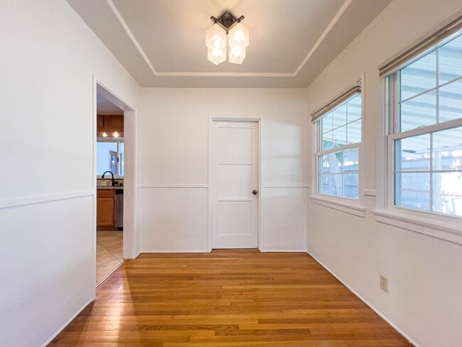 Building Photo - Spacious 3BR Home with Bonus Room in Magno...