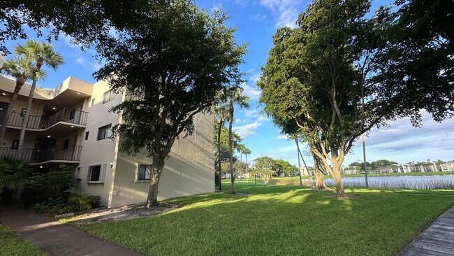 Building Photo - 5220 Las Verdes Cir