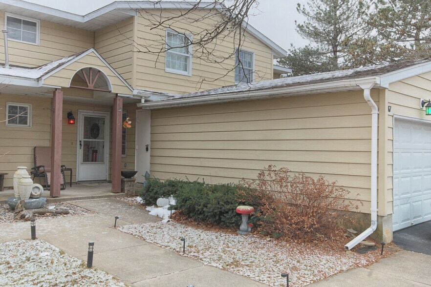 Building Photo - 67 Maryland Rd