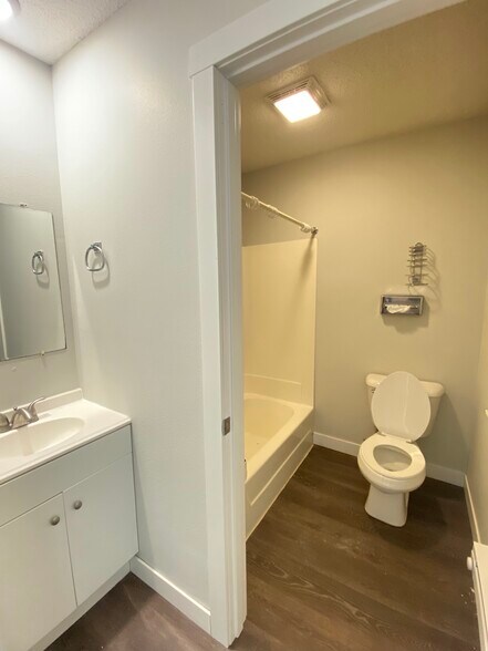 Building Photo - 710 2nd Ave N