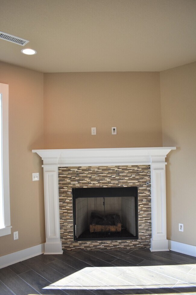 Building Photo - 644 N Malbec Rd