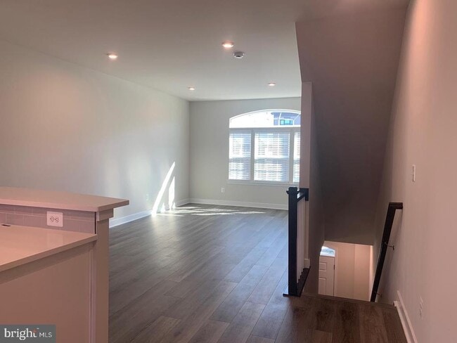 Building Photo - 14036 Sunrise Valley Dr