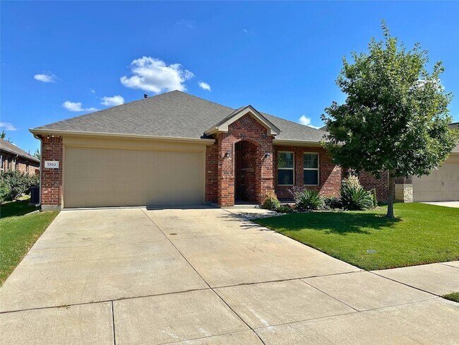 Building Photo - 1302 Deerfield Dr