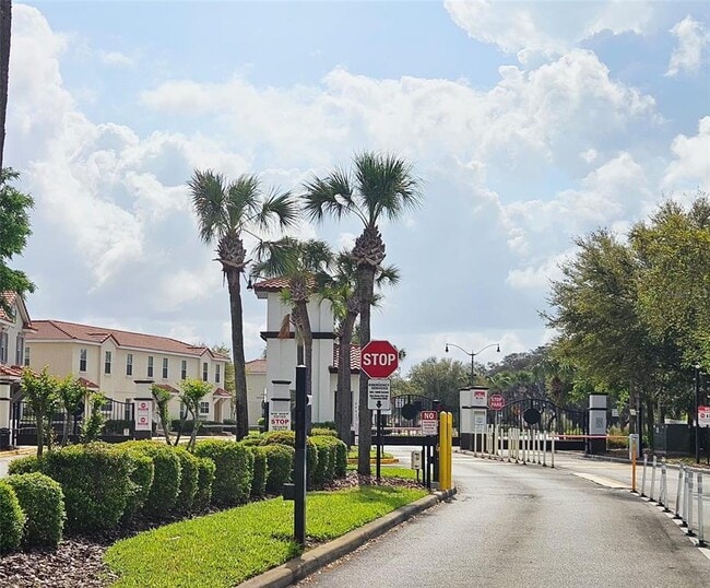 Building Photo - 3102 Camino Real Dr N