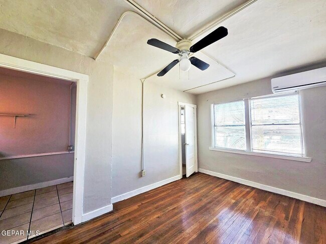 Building Photo - 1114 N El Paso St