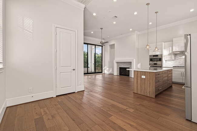 Building Photo - 9663 Kings Cross Station