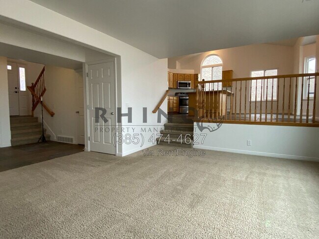 Building Photo - 8 Duchesne Cir