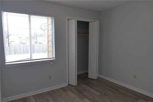 Building Photo - 1605 Onion Creek Village Dr